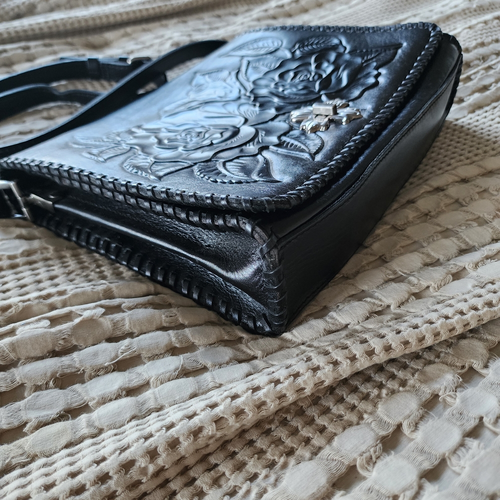Patricia Nash | Mabilia Leather Flap Crossbody - Picture 5 of 12